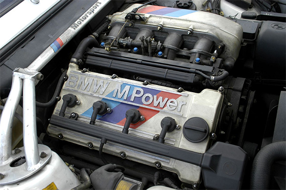 car-photo-1992-bmw-m3-m-motorsports-e90-engine-bay