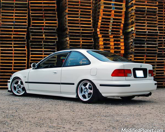 car-photo-1998-honda-civic-coupe-16x8-desmond-evo-regamaster-wheels-35-offset