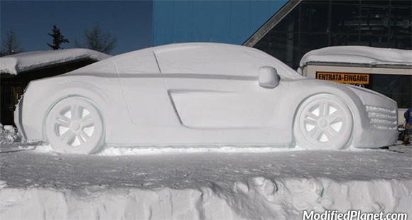 car-photo-2009-audi-r8-snow-sculpture-cool
