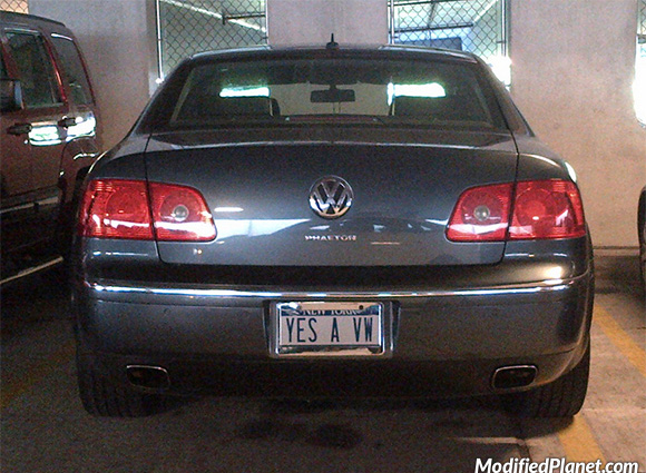 car-photo-2006-volkswagen-phaeton-yes-a-vw-license-plate