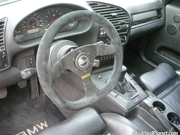 car-photo-1995-bmw-m3-sparco-l36-330mm-black-suede-steering-wheel