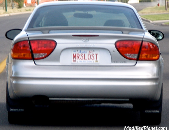 car-photo-2003-oldsmobile-alero-mrs-lost-license-plate-funny