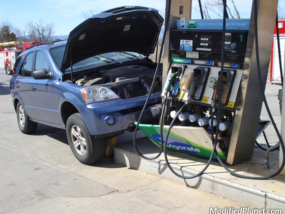 car-photo-2003-kia-sorento-crash-into-bp-gas-pump-fail